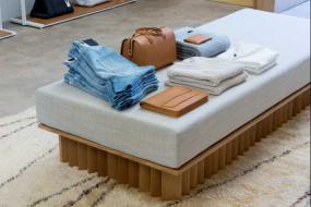 小型欧美服装店装修风格图