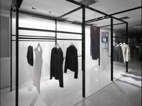 小型女服装店室内装修效果图