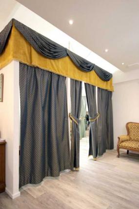 女装服装店展示架设计效果图