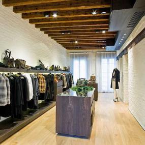 时尚女装服装店服装陈列装修实景图欣赏