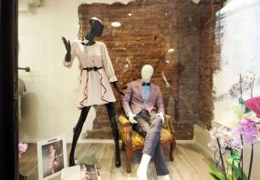 女装服装店吊顶设计实景图