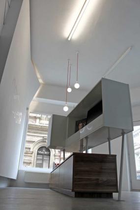 美发店设计深灰色地砖装修效果图片