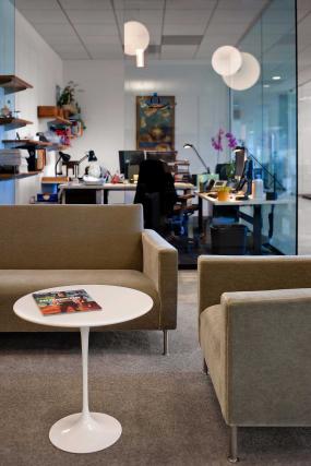 员工办公室室内办公桌椅装修效果图片大全