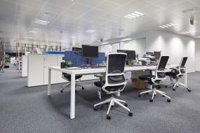 表示现代办公室集成吊顶装修效果图