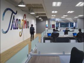 现代员工办公室风格装修效果图