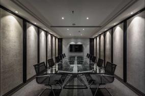 小型会议室布置设计实景图