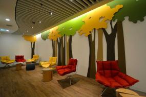 古典办公室浅色木地板装修效果图