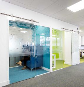 办公室背景墙墙面装饰装修效果图片