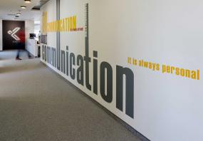 政府办公室白色墙面装修效果图片