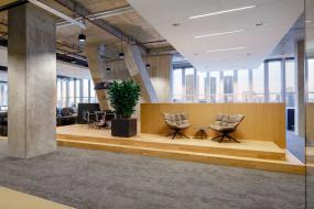 小型办公室办公桌植物装饰图