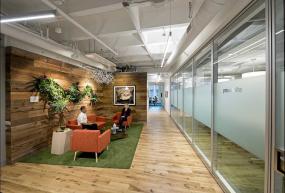 小型现代风格办公室背景墙装修效果