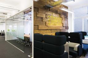 专业办公室隔断设计实景图