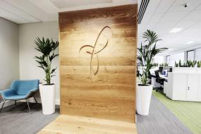 小型办公室室内隔断装潢效果图片