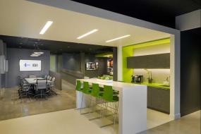 清新的会议室pvc扣板吊顶效果图