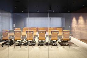 小型办公室室内隔断装修效果图片