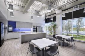 现代时尚办公室装修吊顶图片