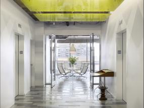 最新写字楼设计过道双开门装修效果图片