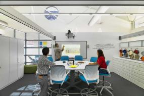 2018会议室室内隔断装修效果图片