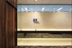 现代简约黑白风格办公室装修效果