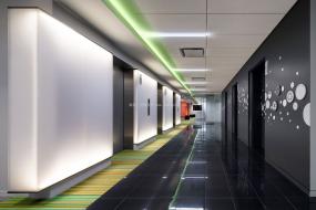 现代时尚装修办公室走道效果图欣赏