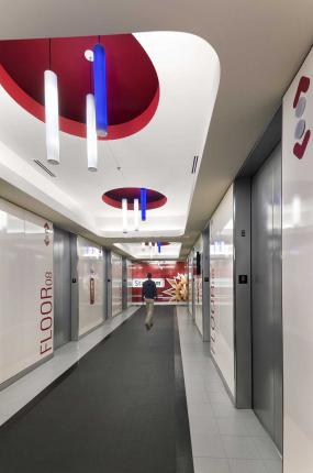 小型公司办公室走廊设计效果图片