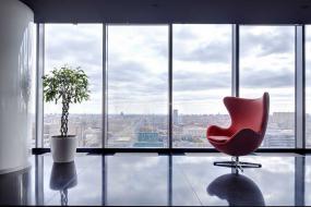 写字楼办公室落地玻璃窗装修图