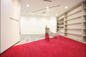 最新会议室玻璃隔断墙装修效果图片