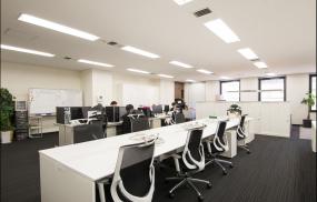 现代办公室大厅吊顶装修效果图