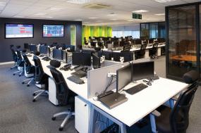 时尚办公室吊顶造型装修效果图片2018