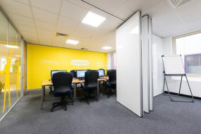 企业办公室装修天花吊顶效果图