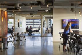 现代办公室风格铝板吊顶装修效果图片