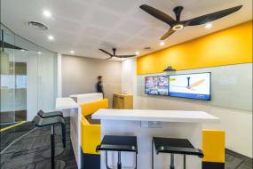 50平办公室集成吊顶灯装修效果图片