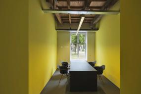 2018大型办公室吊顶设计装修效果图片欣赏