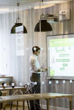 写字楼木吊顶装修设计图