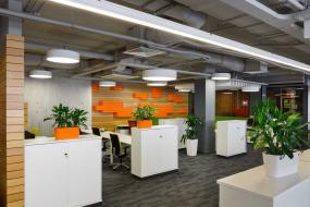 小型办公室办公桌椅摆设装修效果图片