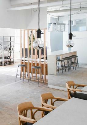 现代设计风格办公室室内设计转椅装修图