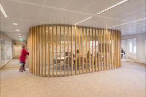 创意写字楼室内会议室隔断装修效果图