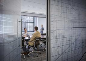 2018现代风格大会议室桌椅装修设计效果图大全