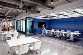 最新大会议室卷帘效果图片