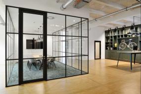 简约会议室石膏板吊顶装修效果图