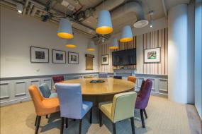 最新大型会议室简单吊顶装修效果图