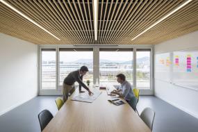 会议室背景墙墙饰板装修效果图片