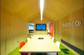 现代古典办公会议室布置装修效果图