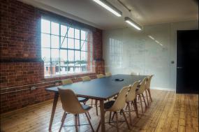 简约现代风格小型会议室布置样板参考