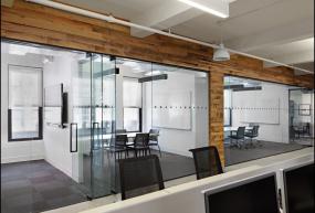 现代会议室卷帘装修效果图片