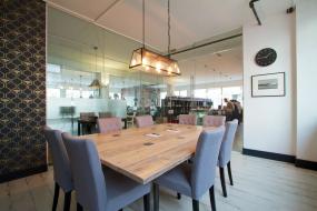 现代会议室格栅灯装修效果图片