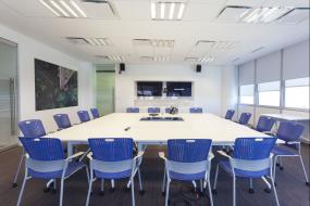 工装会议室格栅灯效果图片