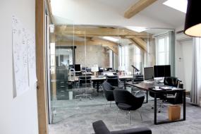 现代简约风格经理办公室家具效果图