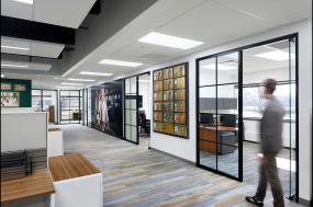 总经理办公室办公桌图片