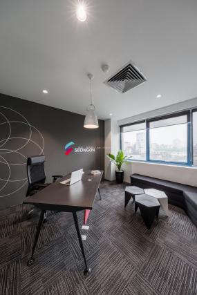 董事长办公室欧式吊灯家具装修效果图